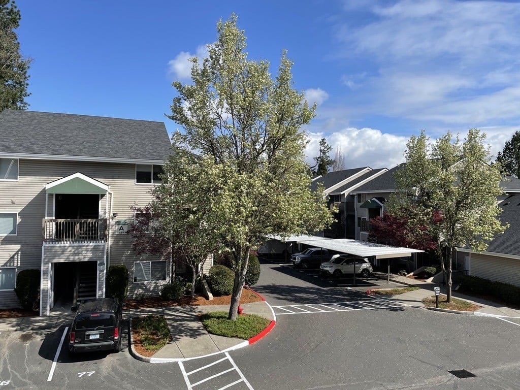 Cascade Woods Apartments Image 3