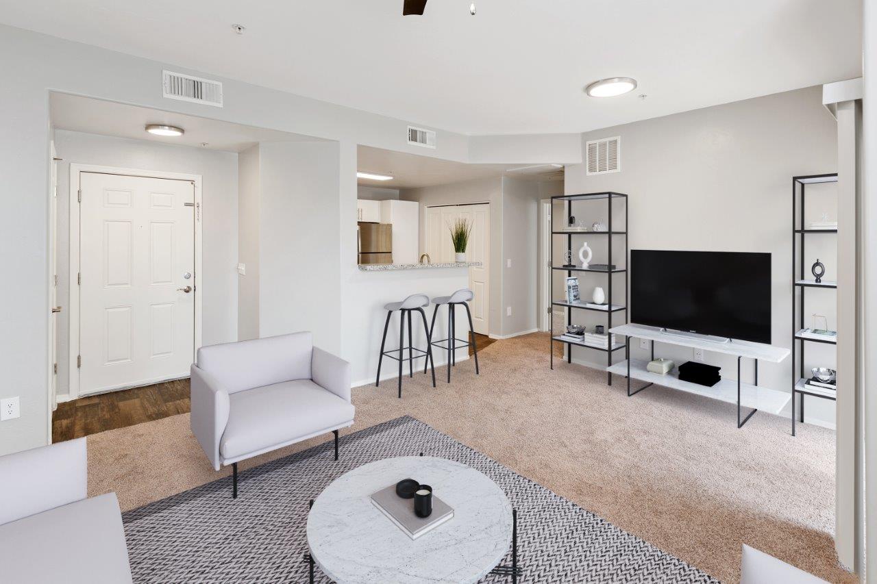 Equestrian Luxury Apartment Homes Image 4