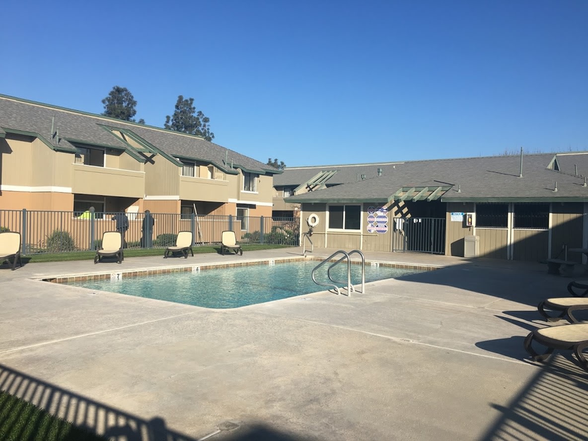 Pinewood Place Apartments Image 2