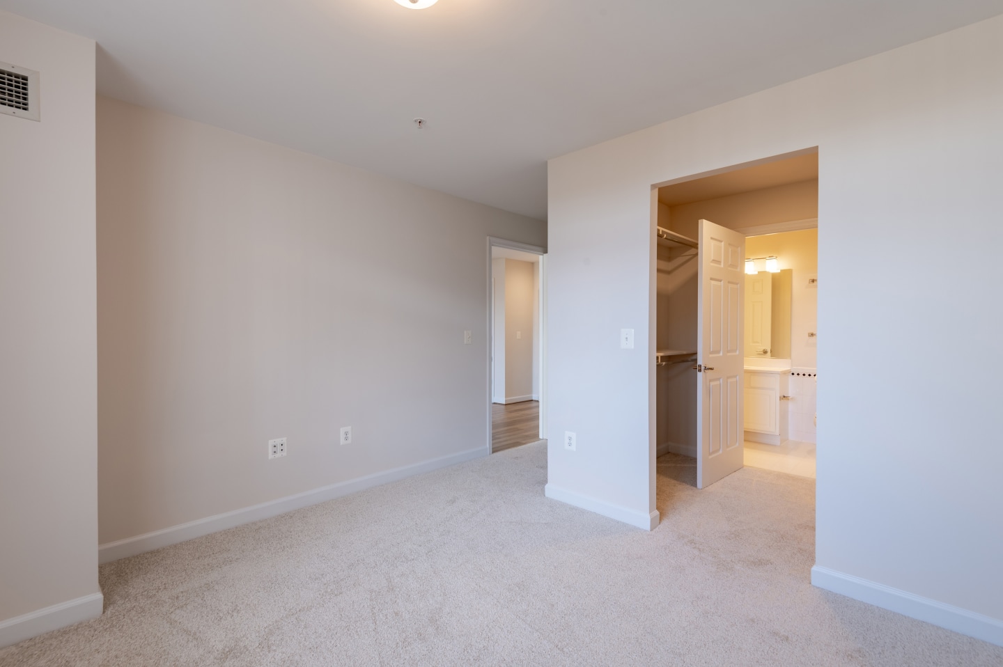 Wildwood Towers Image 19