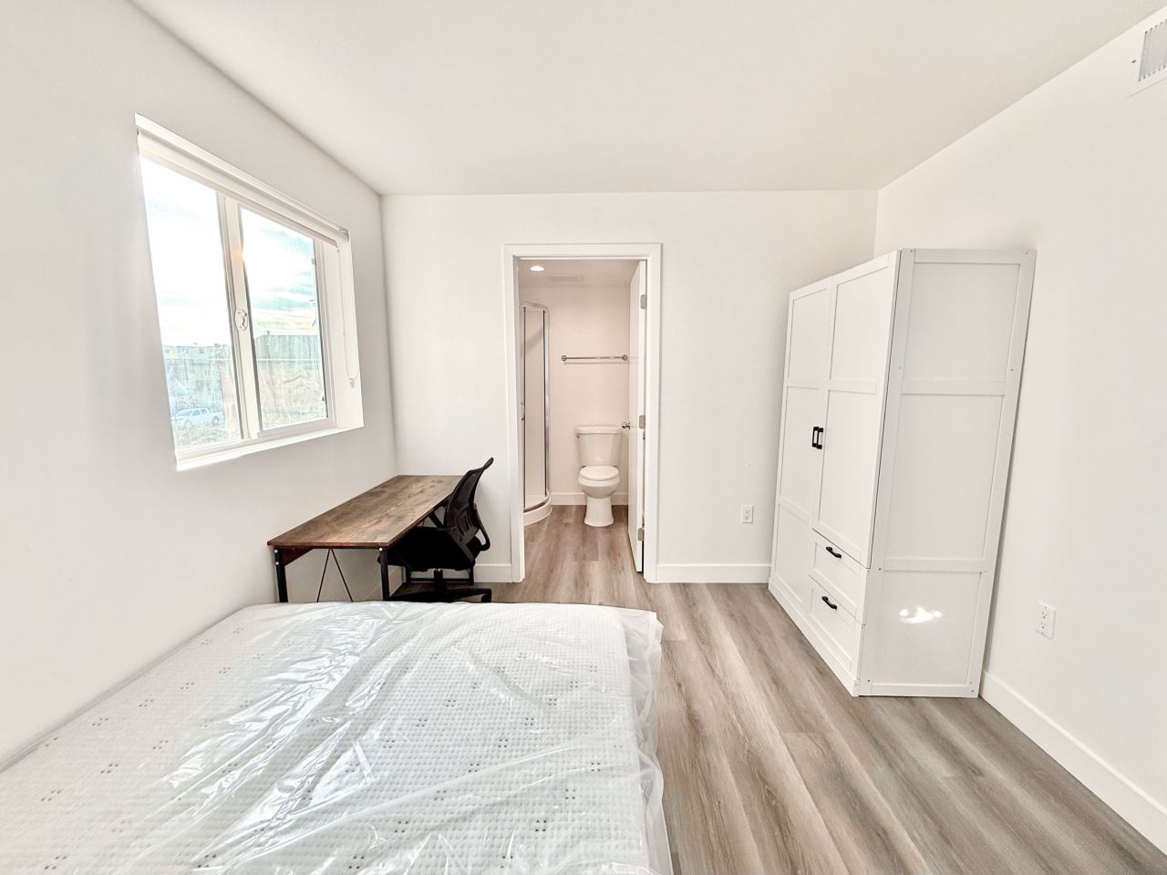1329 W 36th Street - Co-Living Housing Image 8