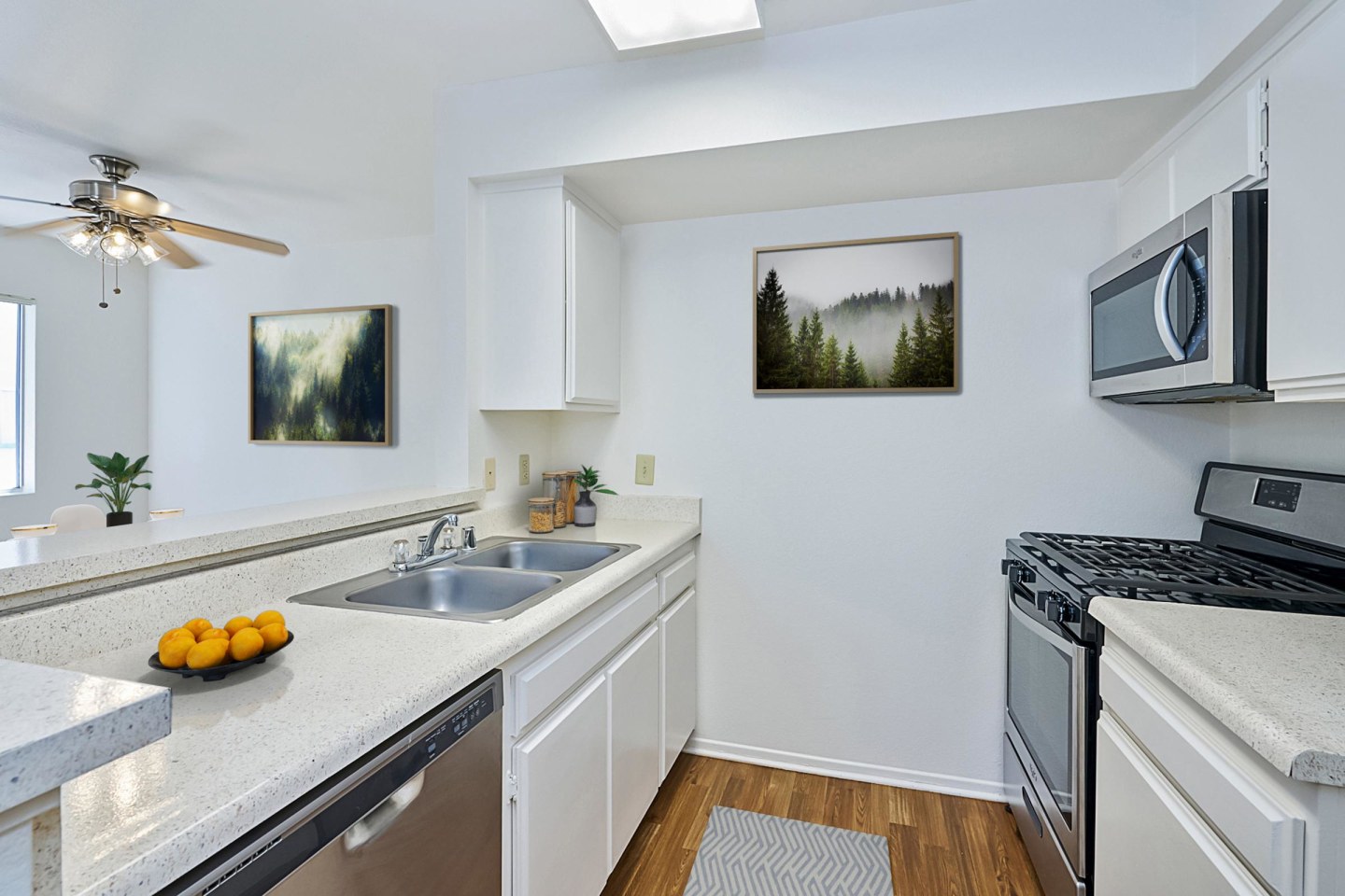 Riverpark apartment homes Image 60