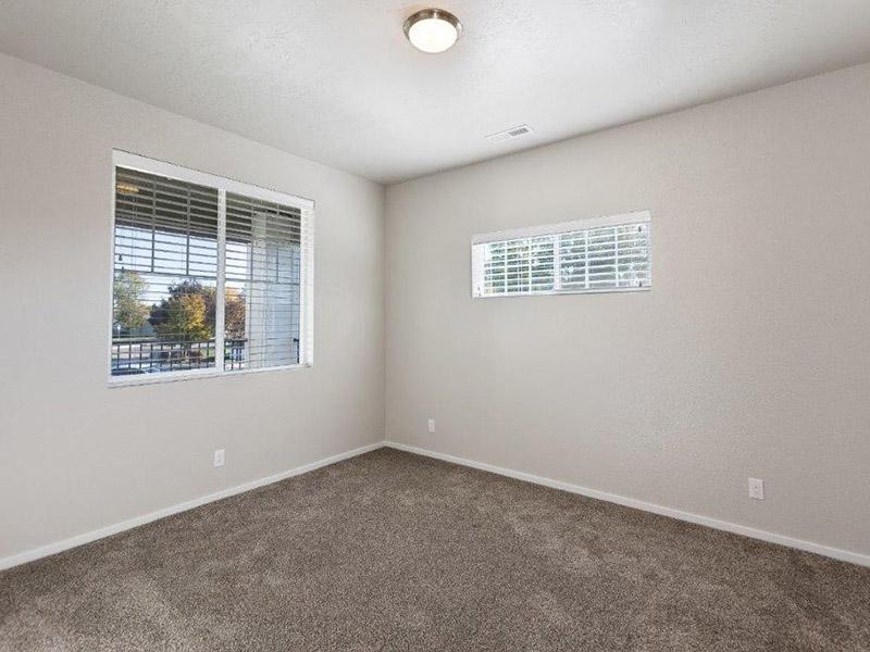 Crimson Point Apartments Image 4