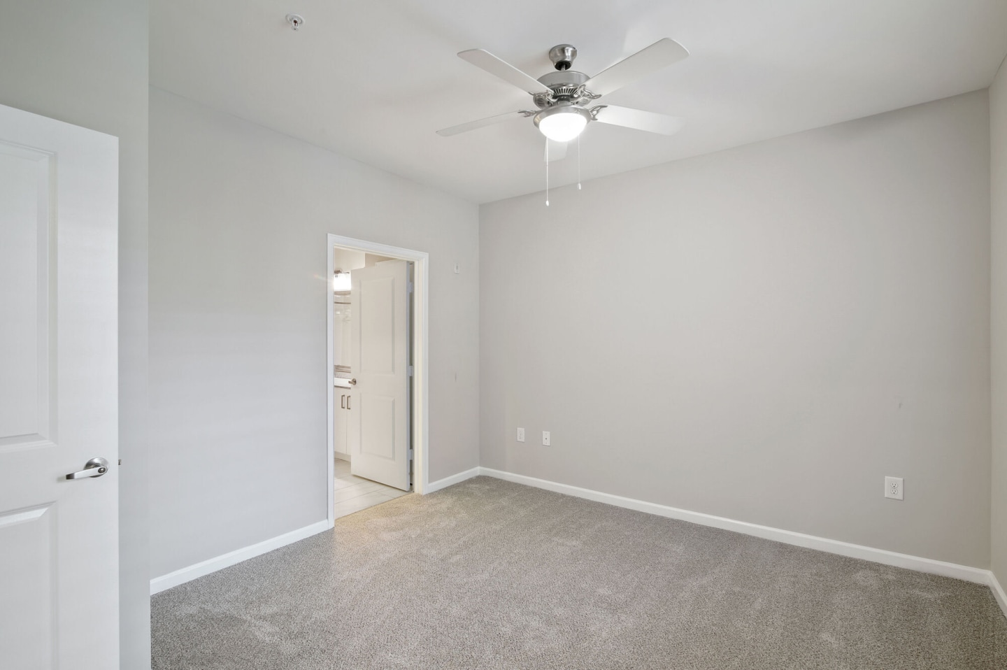1105 Town Brookhaven Image 21