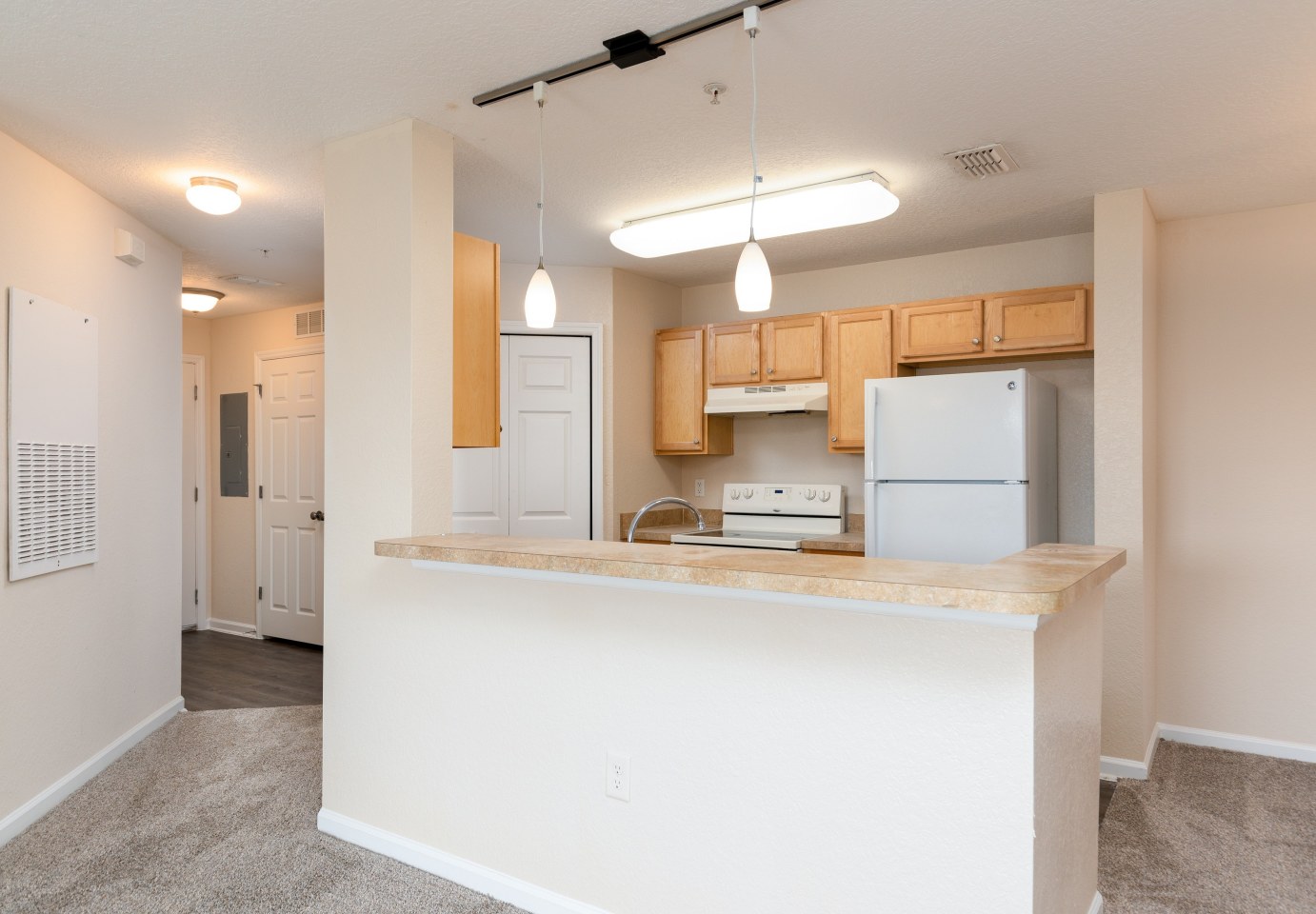 Villages at Lake Pointe Apartments and Townhomes Image 12