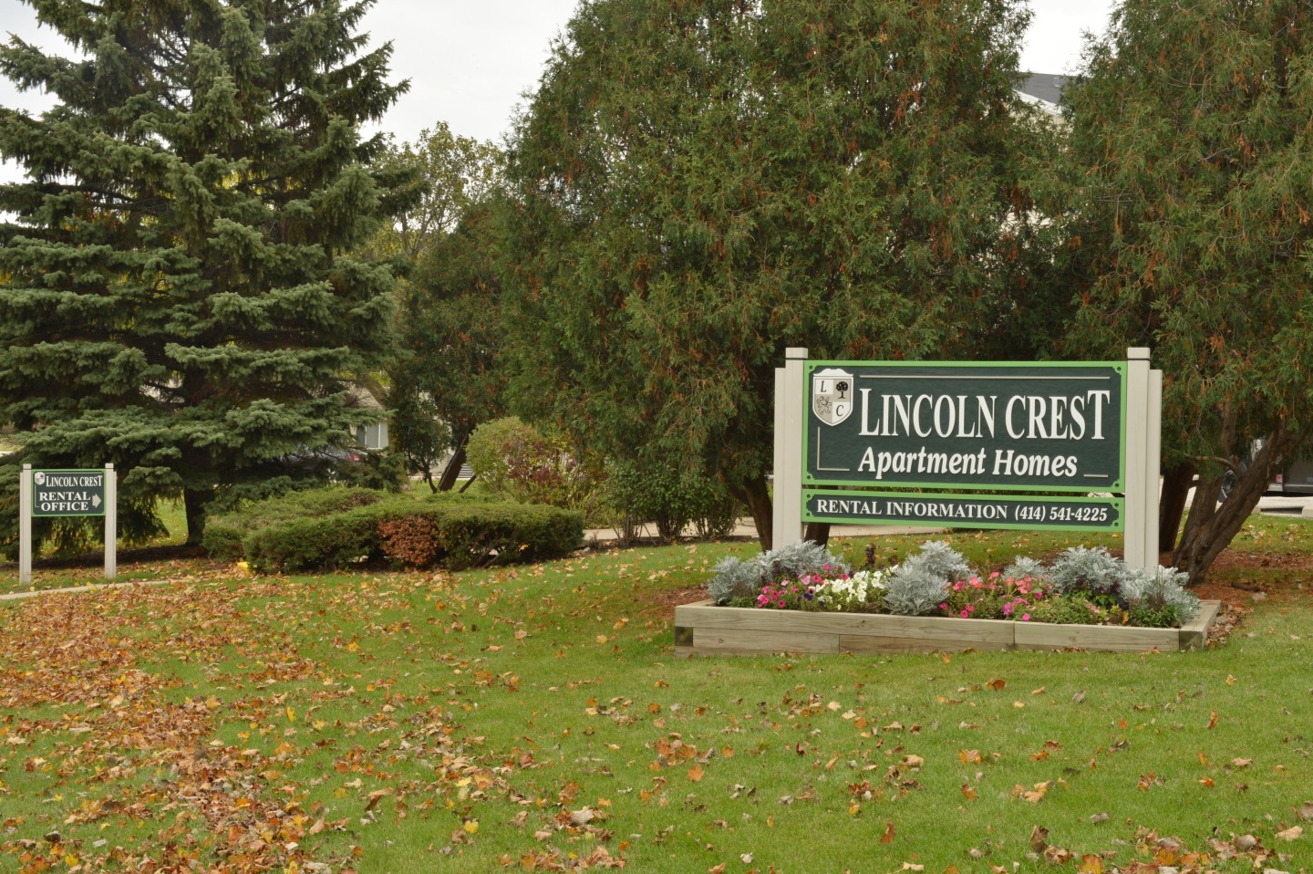 Lincoln Crest Image 3