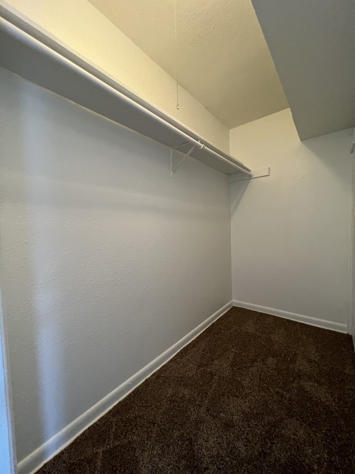 Fieldstone Apartments Image 4
