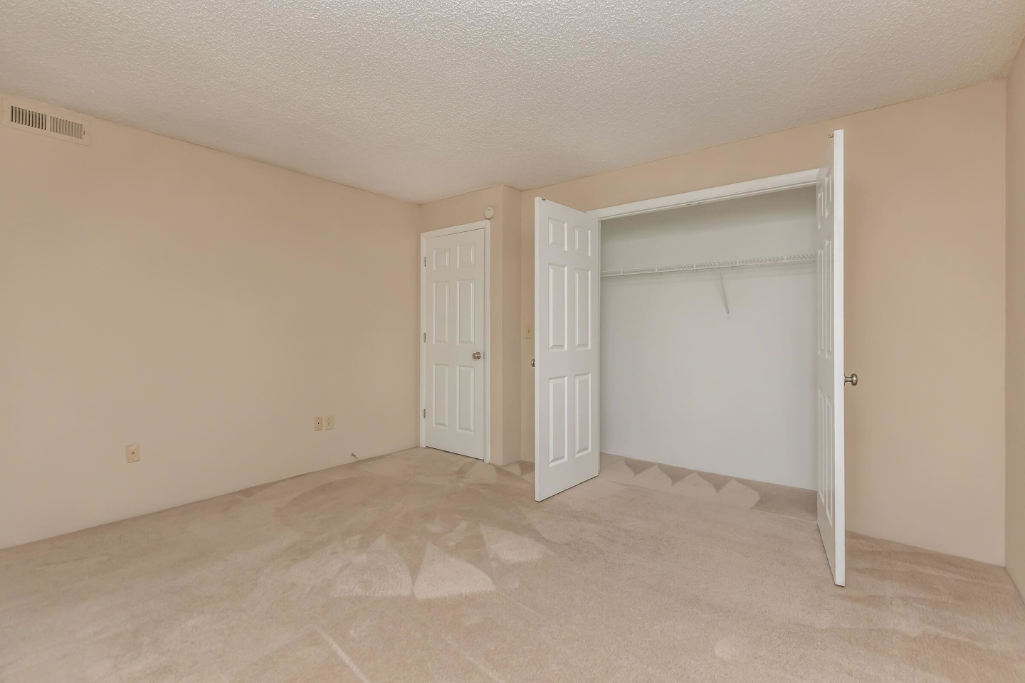 Lake Brandt Apartments Image 5