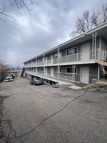 University Villa Apartments Image 8