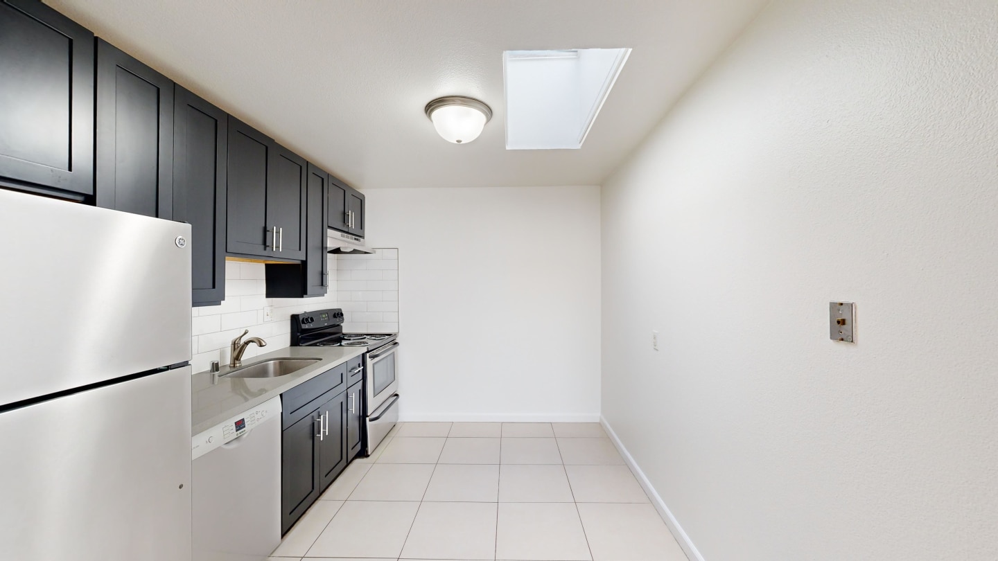 1440 Sutter Image 2