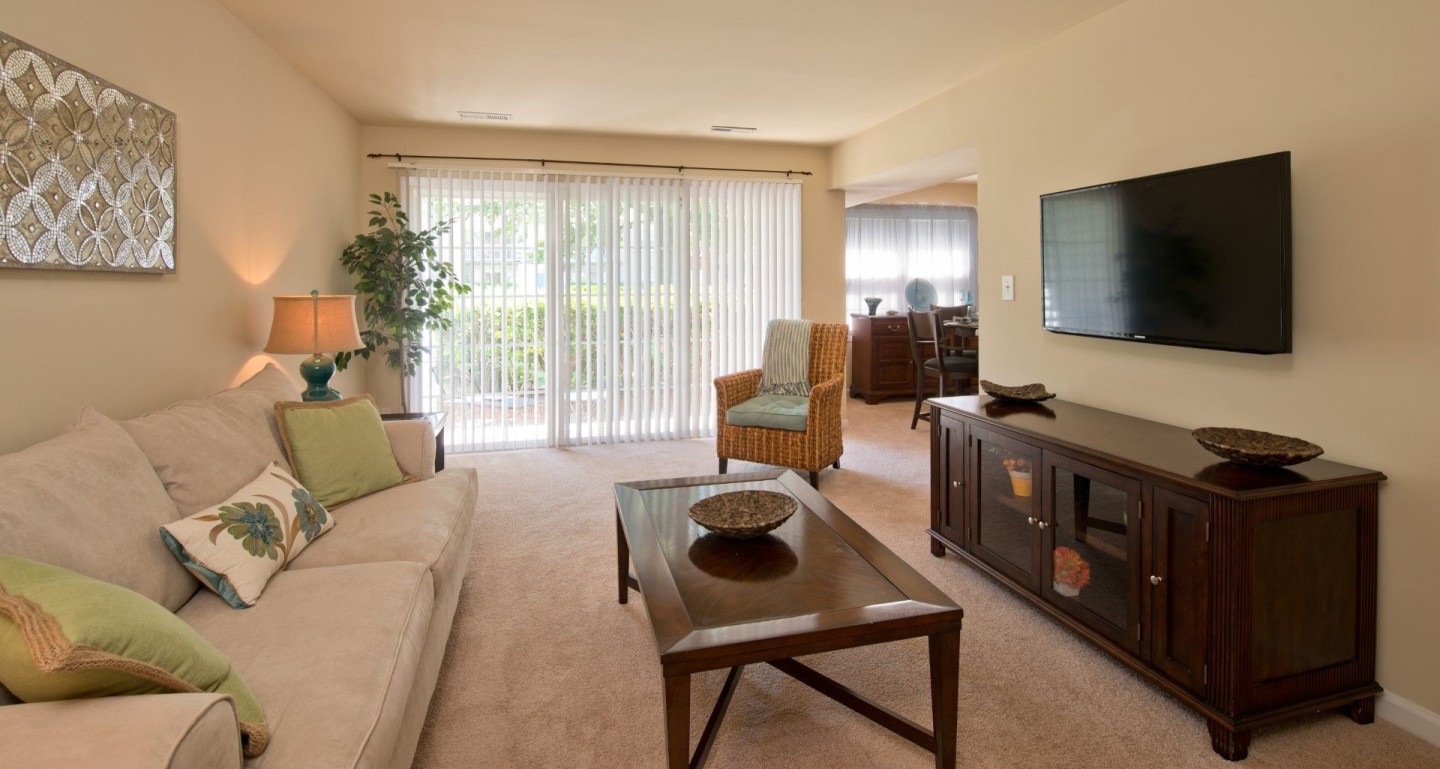Thalia Gardens Apartments and Townhomes Image 2