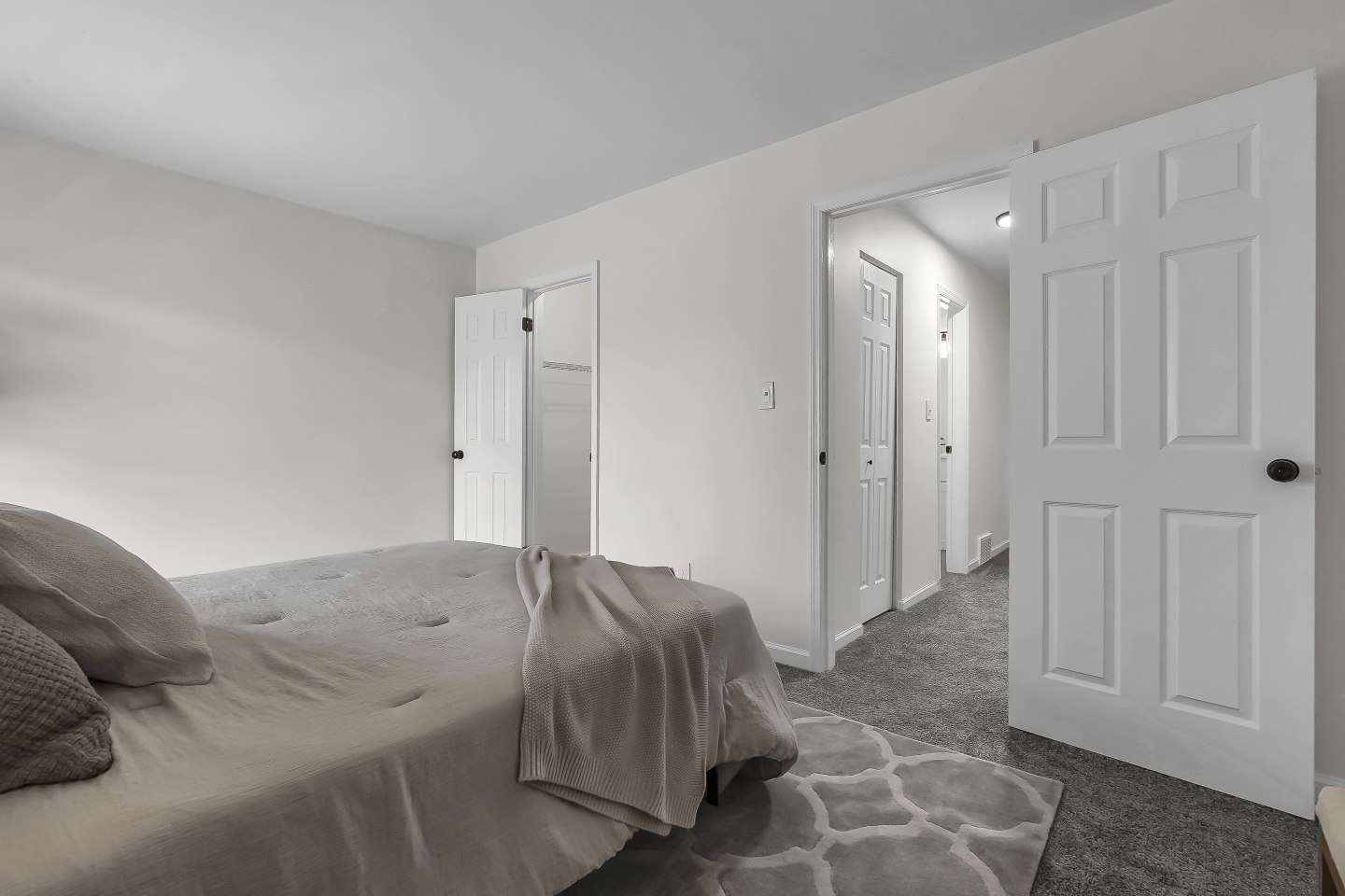1289 | A Rental Condo Community Image 13