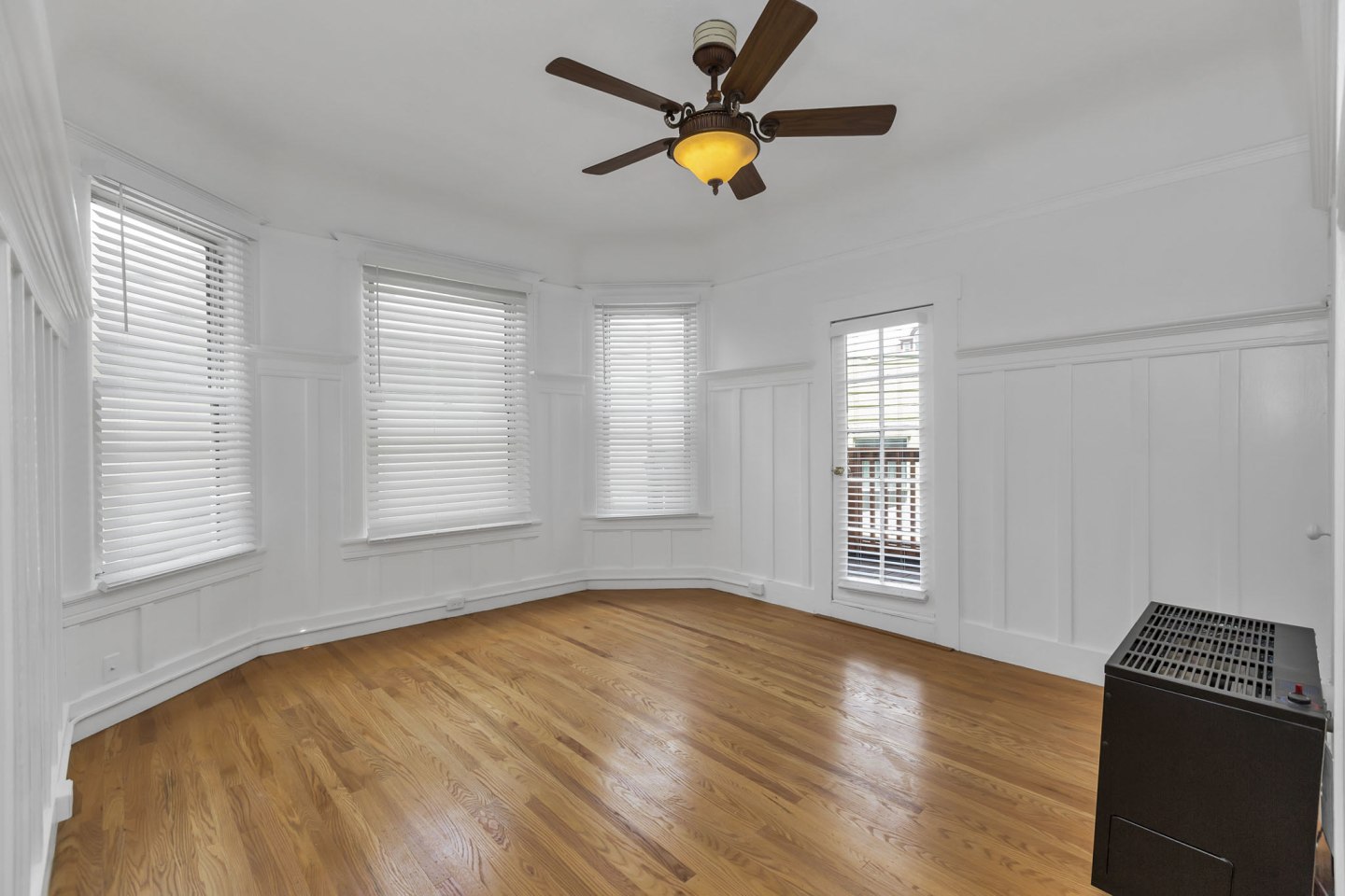 609 Ashbury Image 1