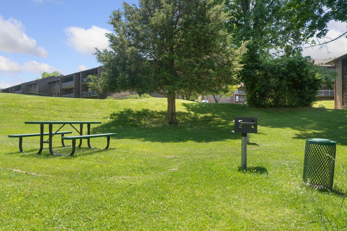 Brook Bridge Apartments Image 3