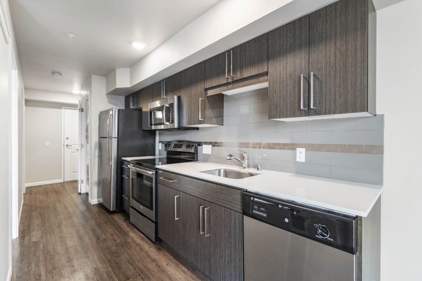 1711 Apartments Image 1