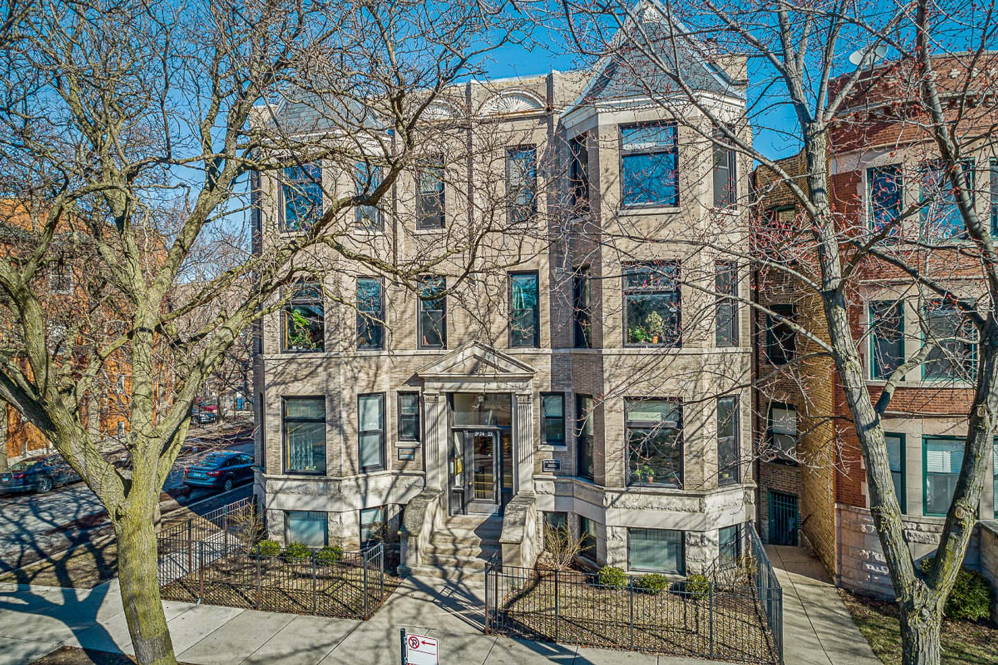 2922-24 W Logan Image 1