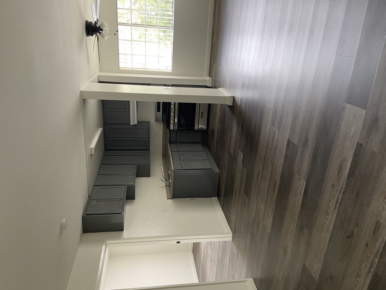 744 N Manhattan Image 2