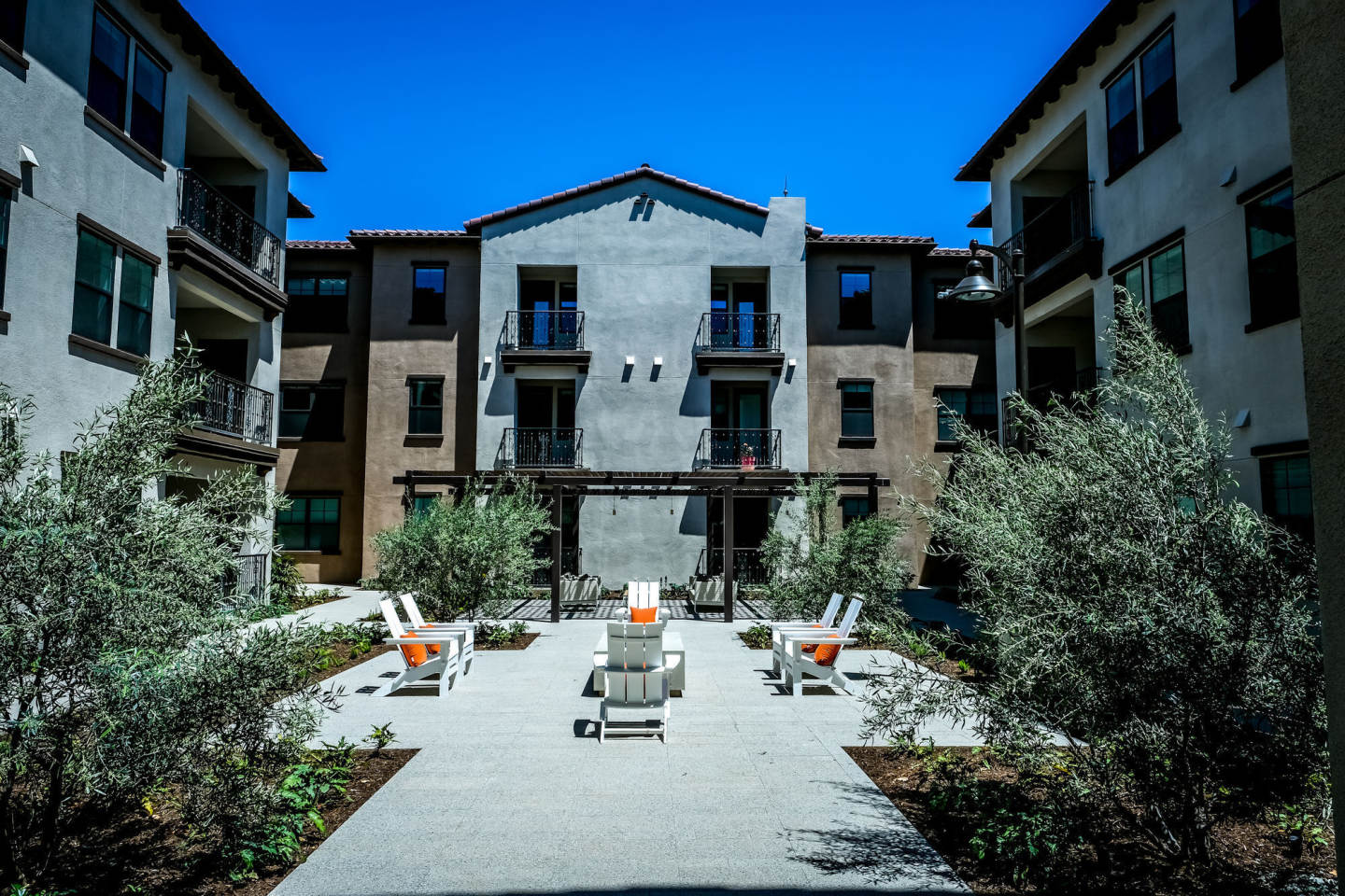 The Courtyards Pacific Village Image 7
