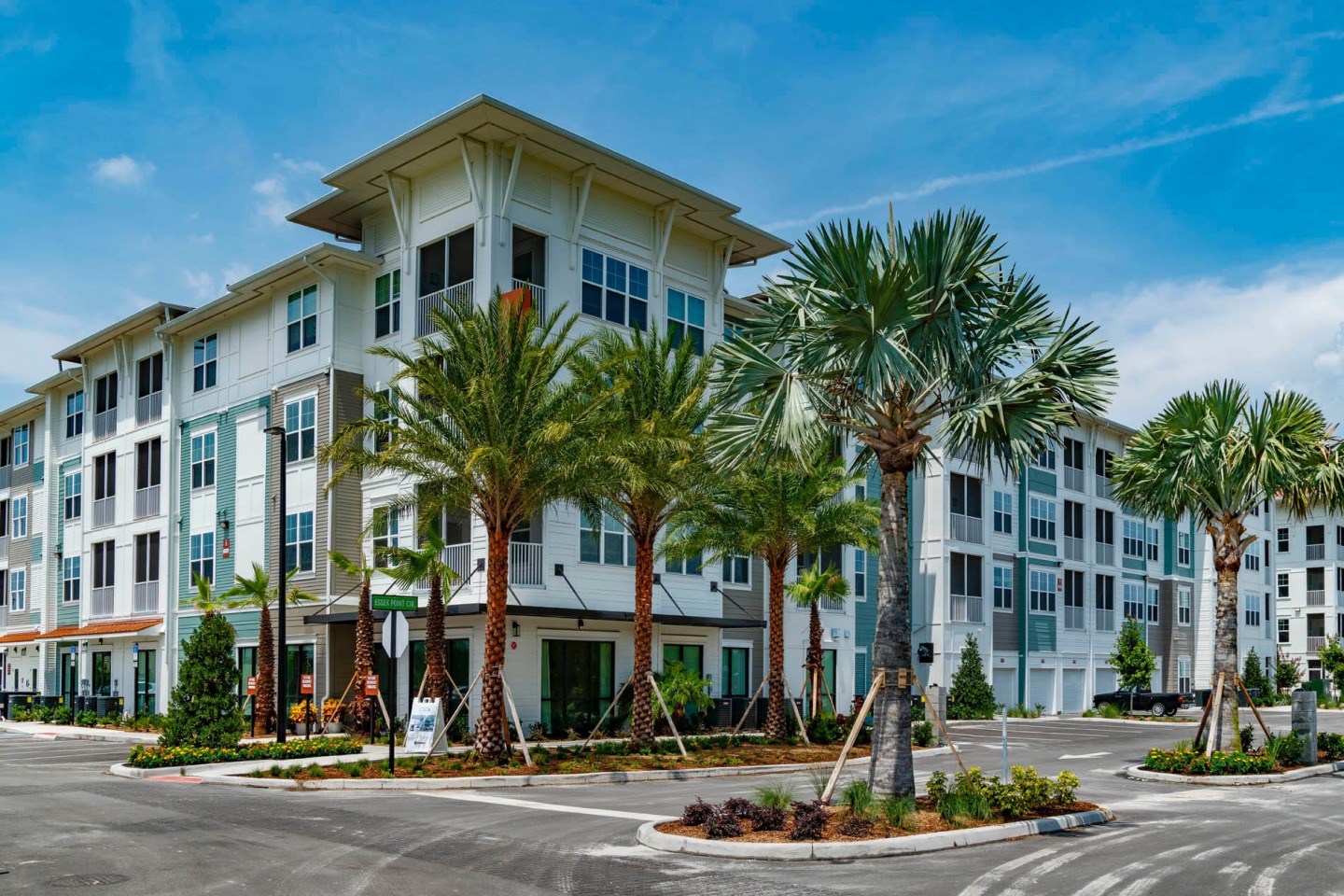 Essex Luxe Apartments Image 11