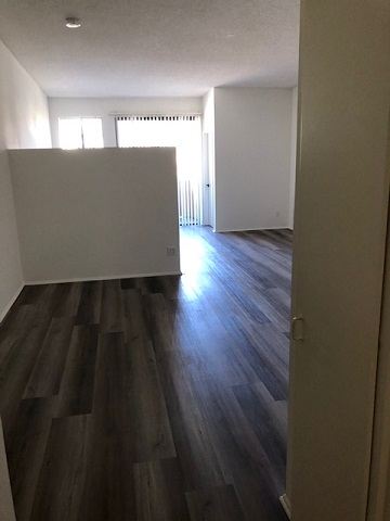 1339 N Sycamore Ave Image 5