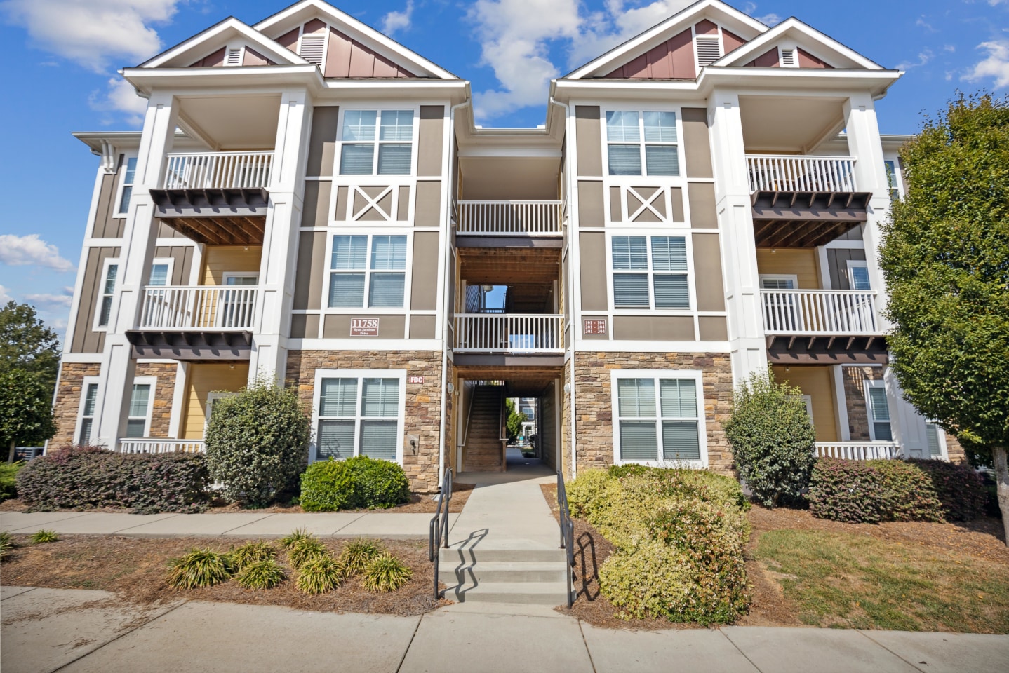 Pavilion Village Image 25