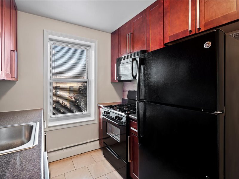 White House Apartments Image 6