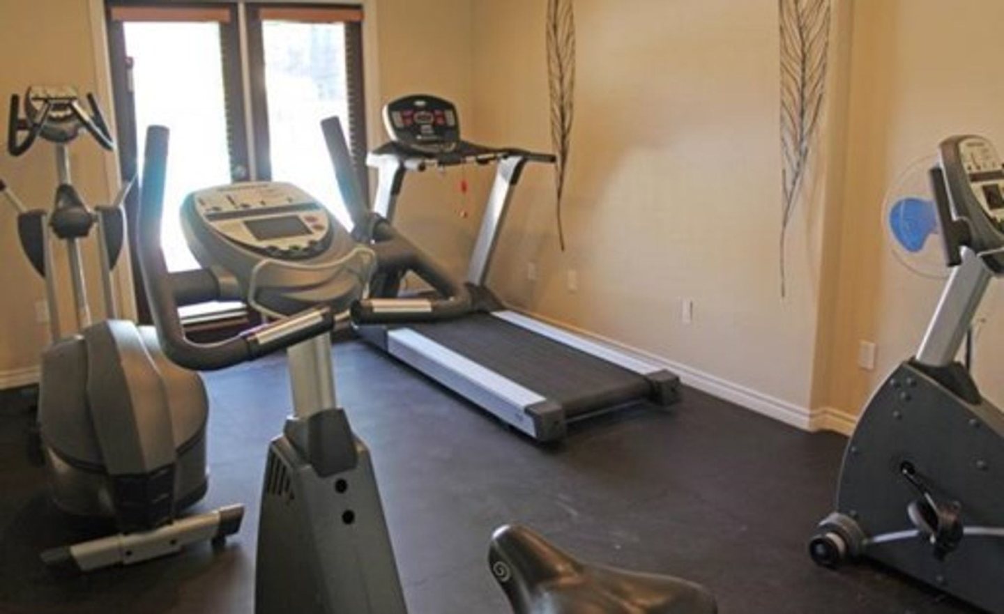 Stonemark Condominiums Image 15