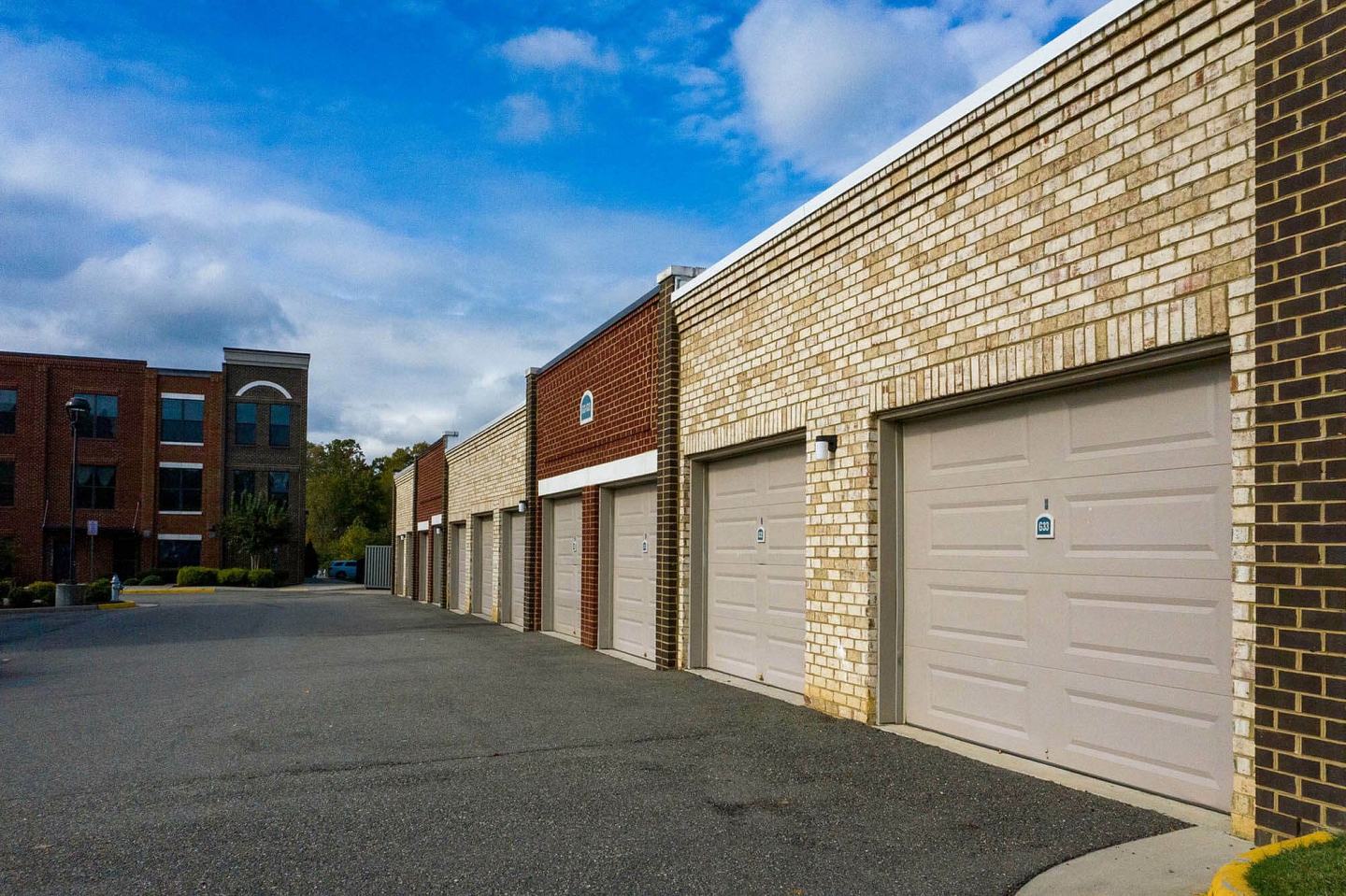 Colony Village Apartments Image 11