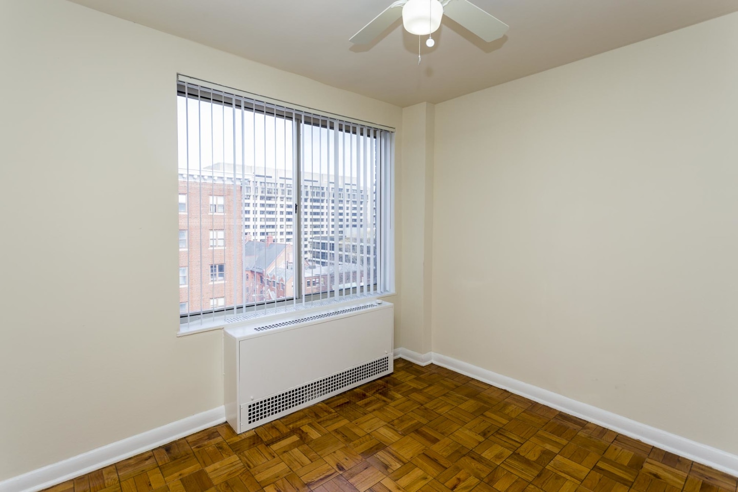 Empire Apartments Image 13