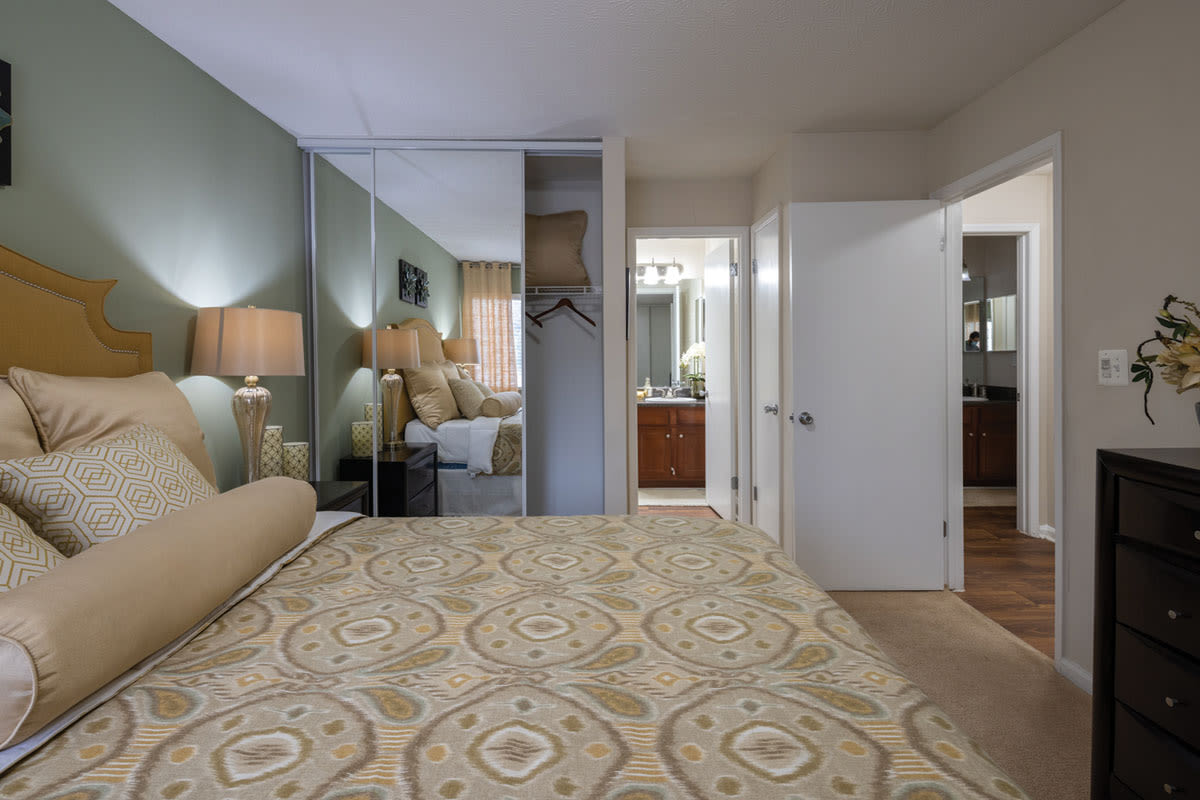 Chatsworth Apartments Image 9