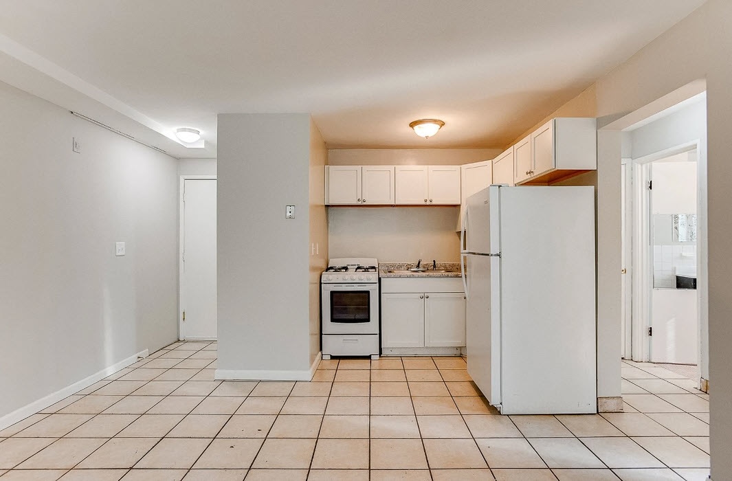 3033 Grand Ave S Image 6