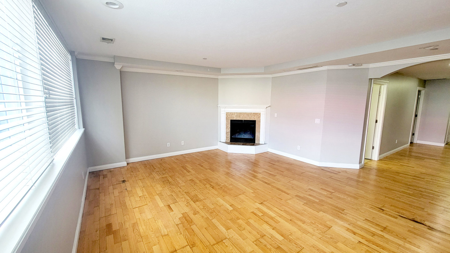 Suites on 933 Image 2