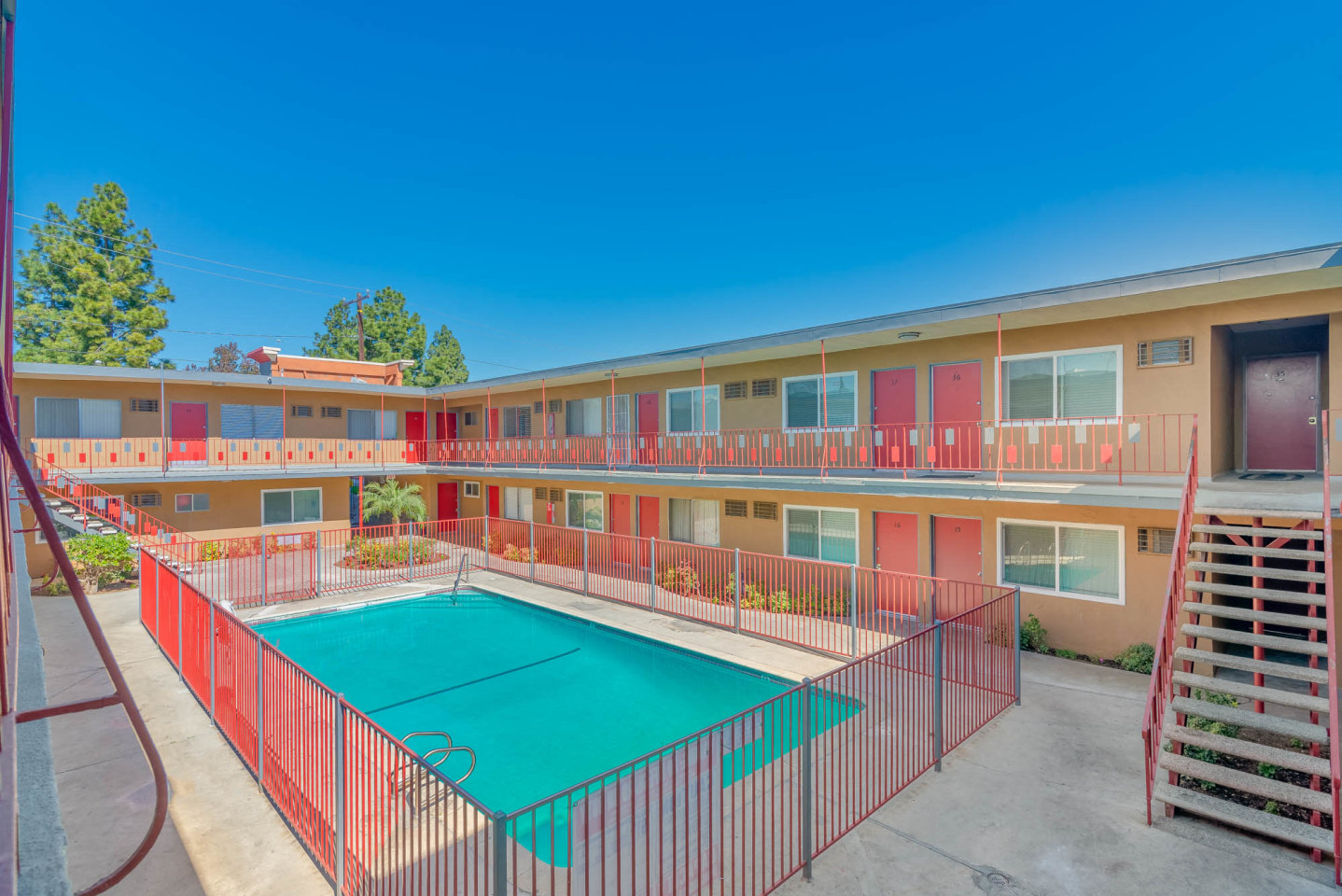 Twin Palms Image 11