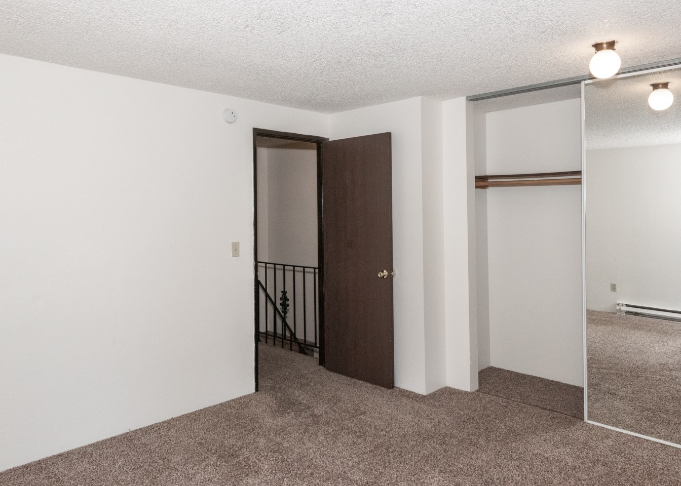 Hallmark Apartments Image 14