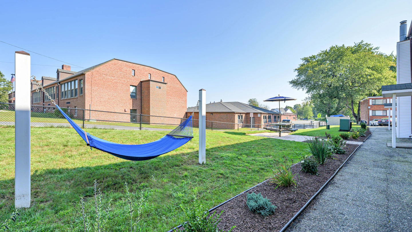 Country Manor Image 17