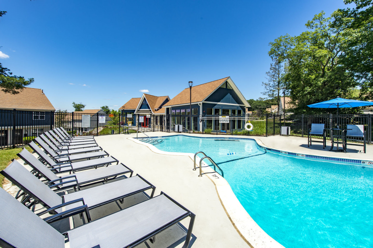 Halstead Beverly Townhomes Image 4