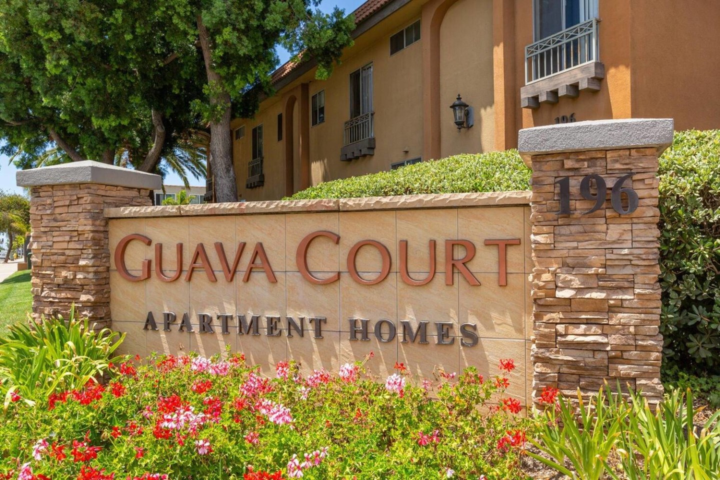 Elán Guava Court Image 2