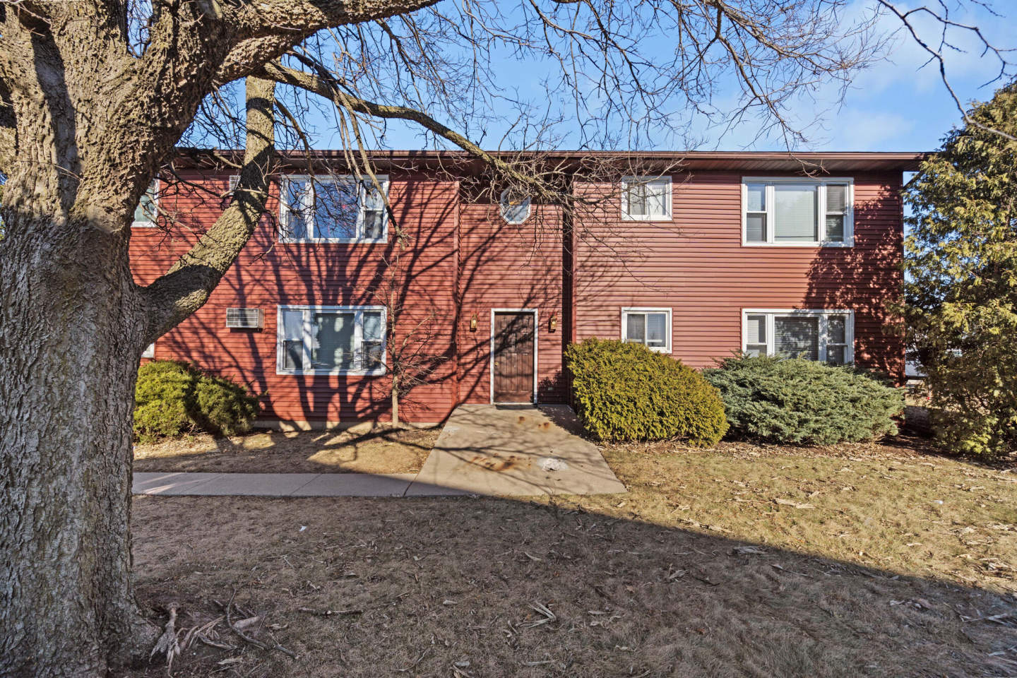 Pine Terrace Apartments Image 2
