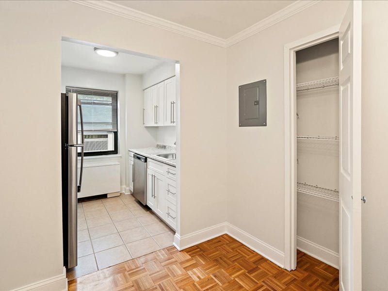 Grand Imperial Apartments Image 4