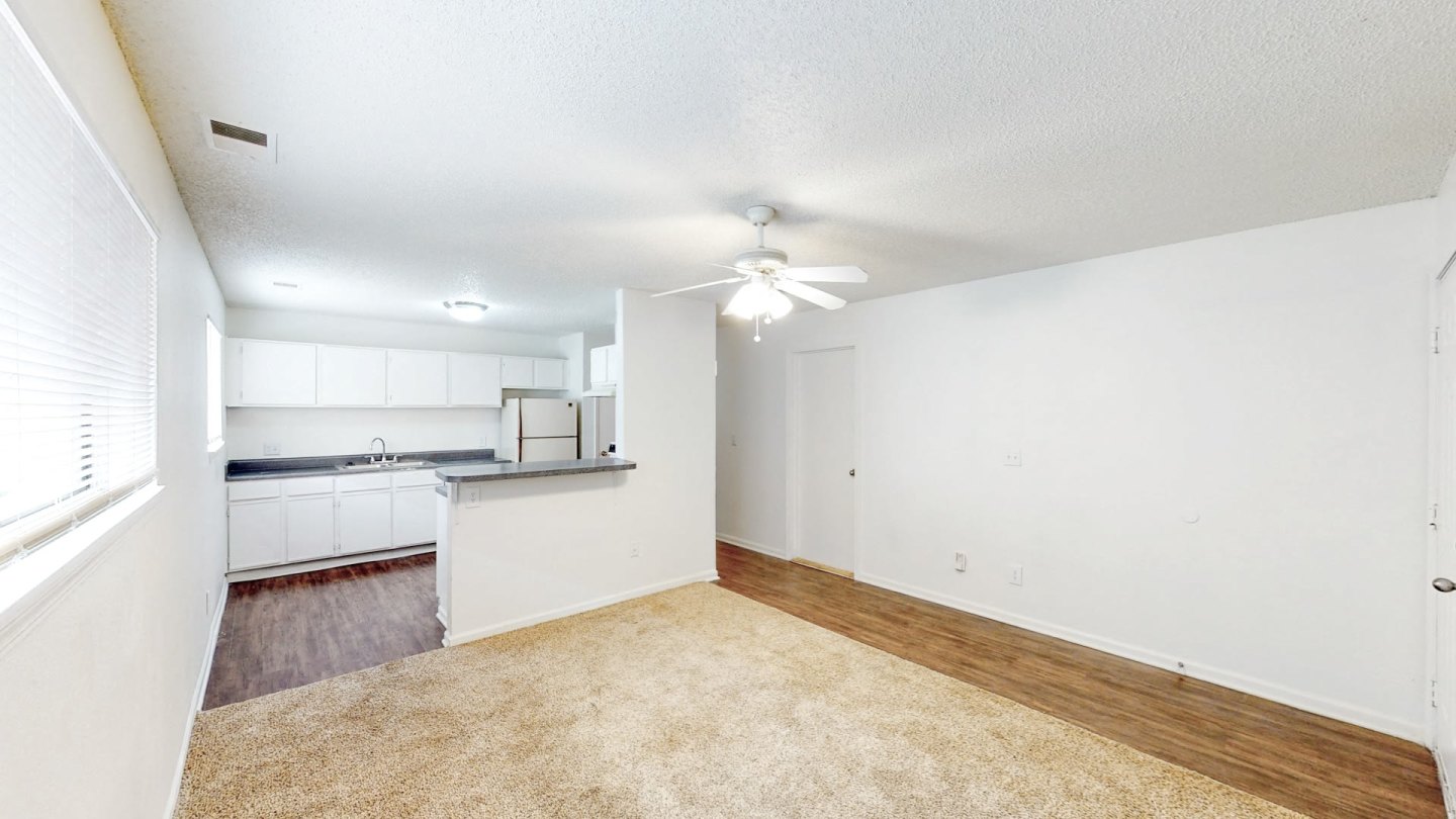Skyline Apartments Image 21