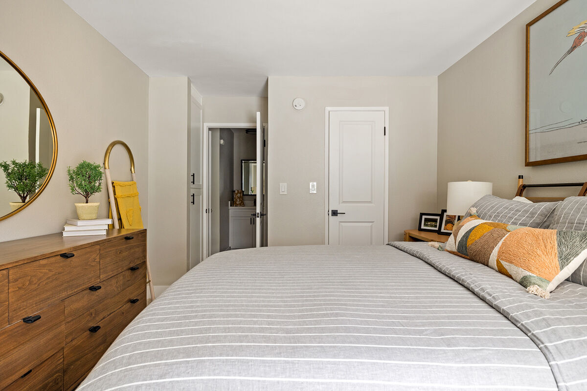 Lyric Apartments Image 8