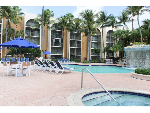 Aventura Harbor Apartments Image 9