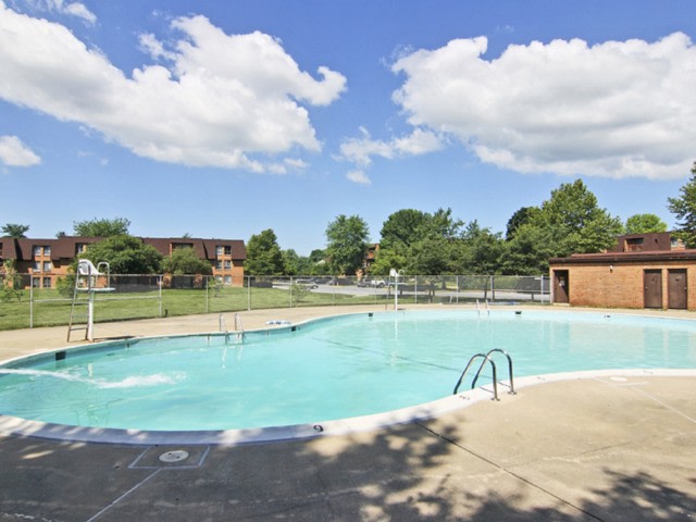 Applegate and Potomac Commons Apartments and Townhomes Image 8