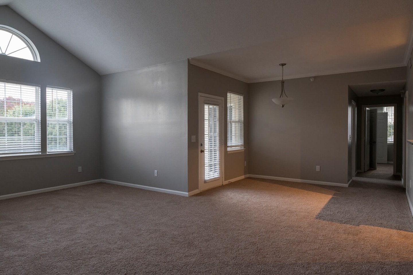 Pinnacle Pointe Apartments Image 19