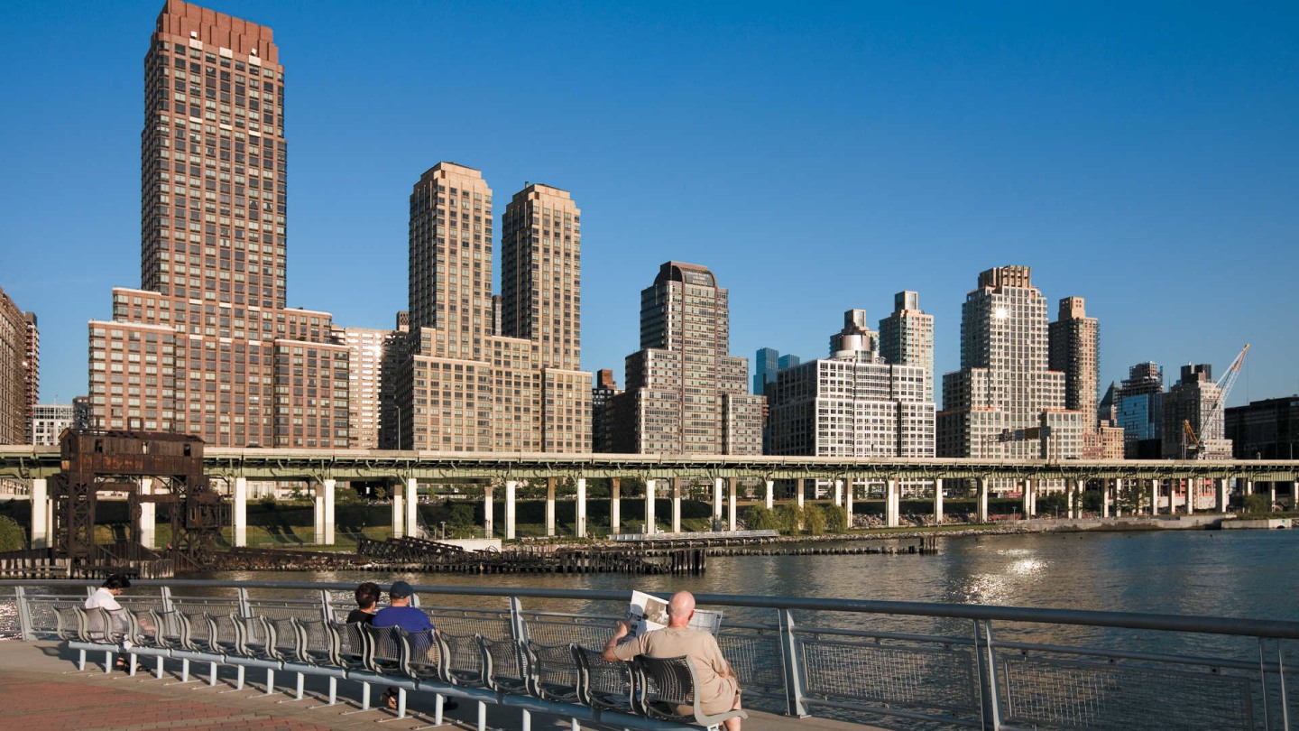 180 Riverside Boulevard Image 4