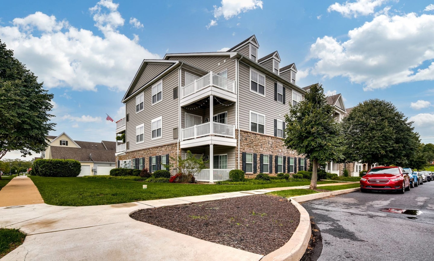 The Villas of Castleton Apartments Image 3