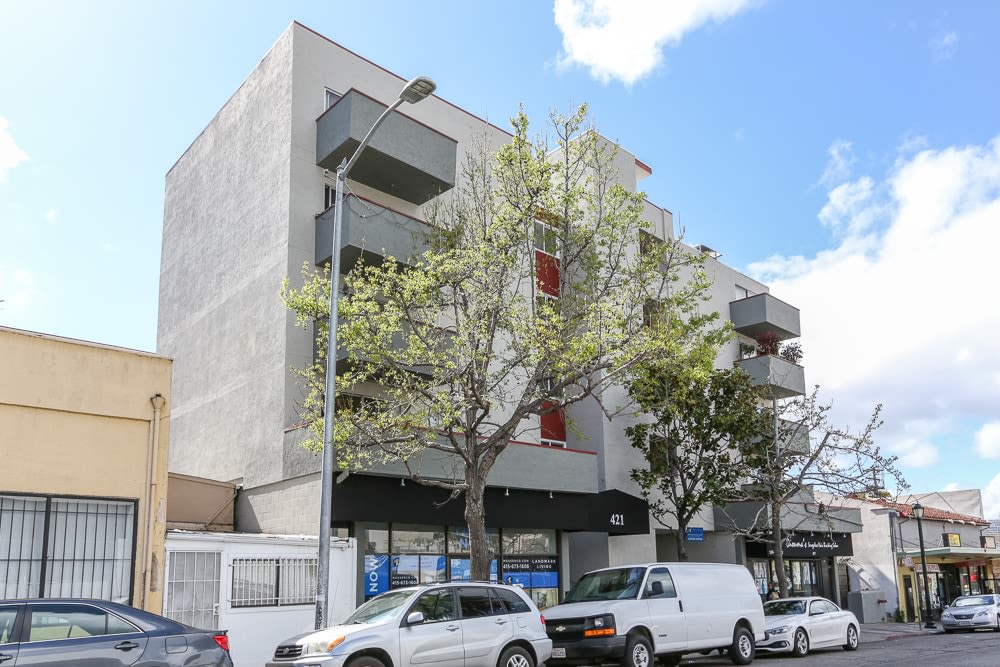 425 East 18th Image 1