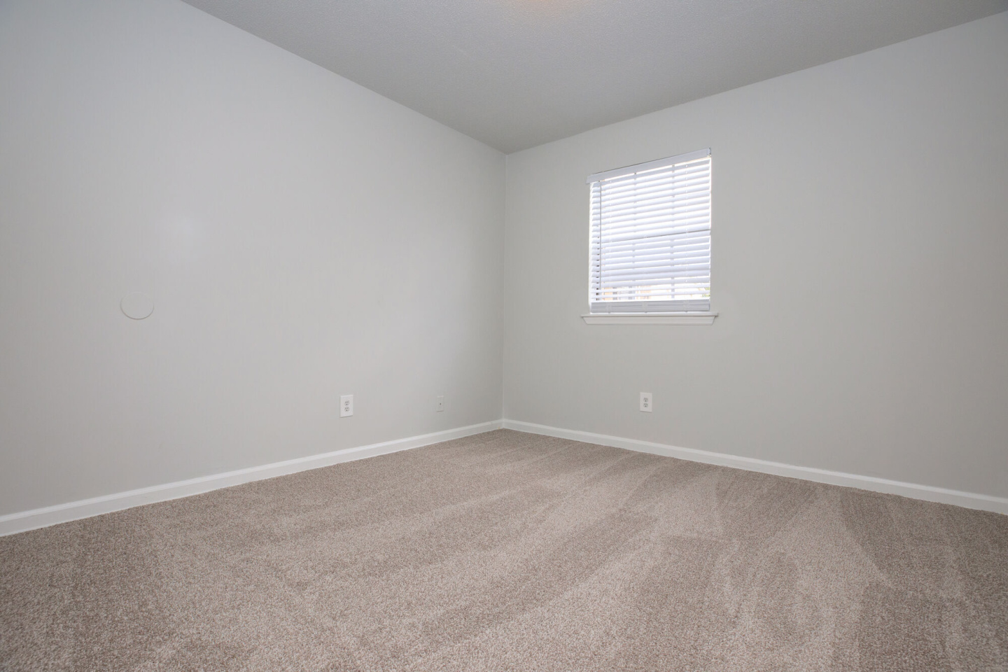 South Pointe Apartment Home Image 3