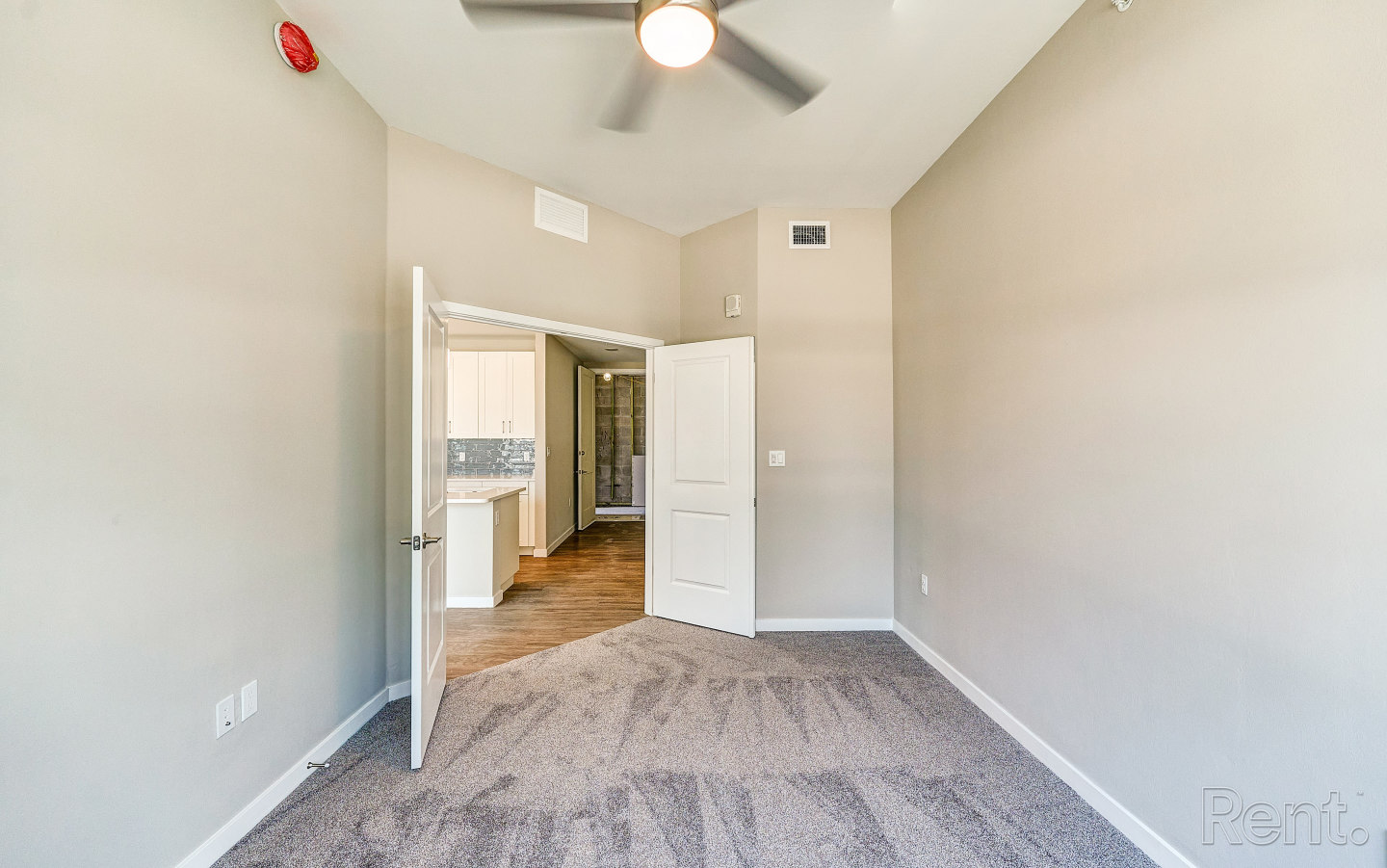 Imperial Crossing Luxury Apartment Homes Image 19