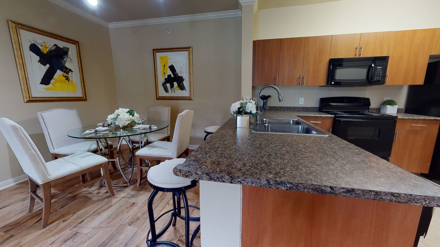 Lakeland Estates Apartment Homes Image 2